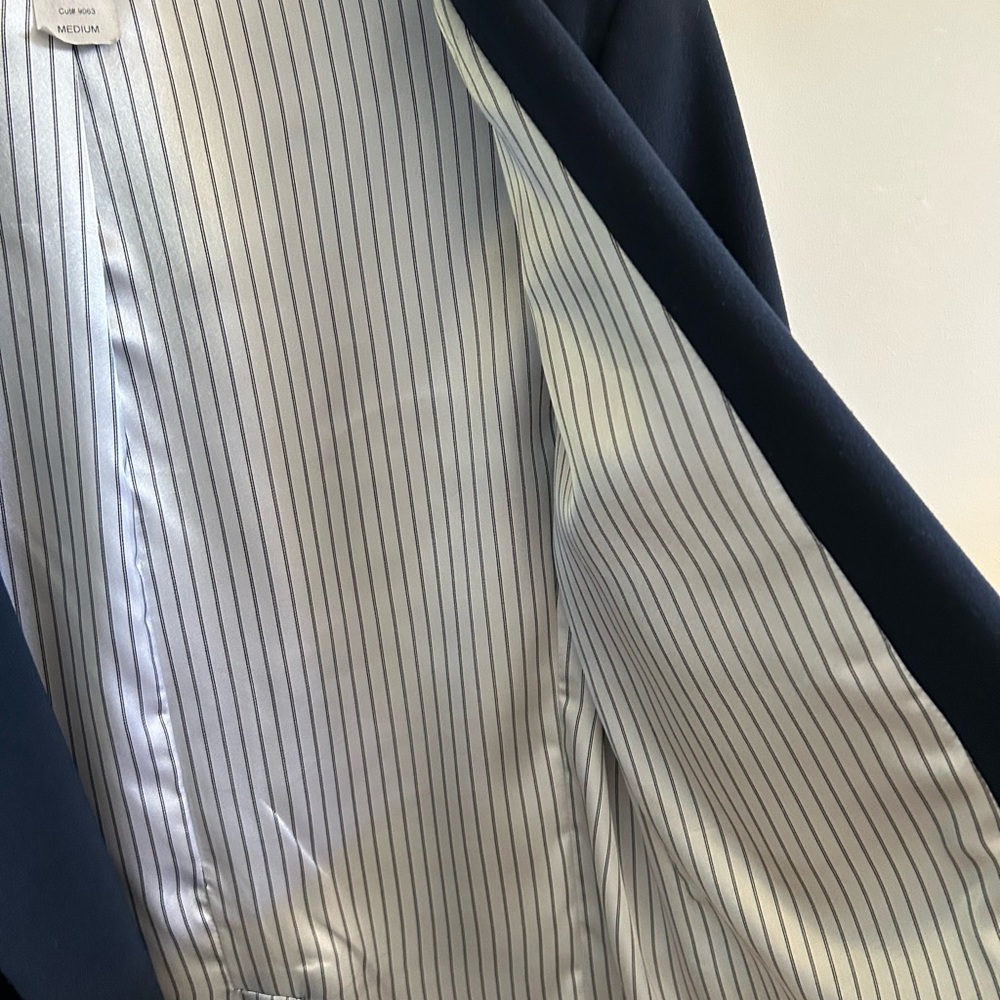 Aqua by Bloomingdale’s Black Tailored Blazer fully lined with Notched Lapels M - Picture 6 of 6